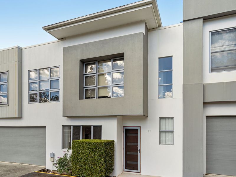 17 / 20 Careel Close, Helensvale