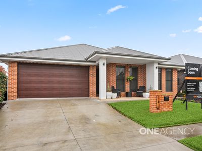 4 Honeybee Crescent, Calderwood