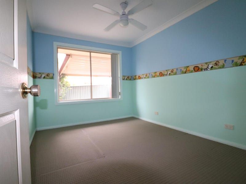 10 / 17 Poplar Crescent, Bradbury