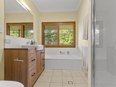 21 Woodglen Court, Samford Valley