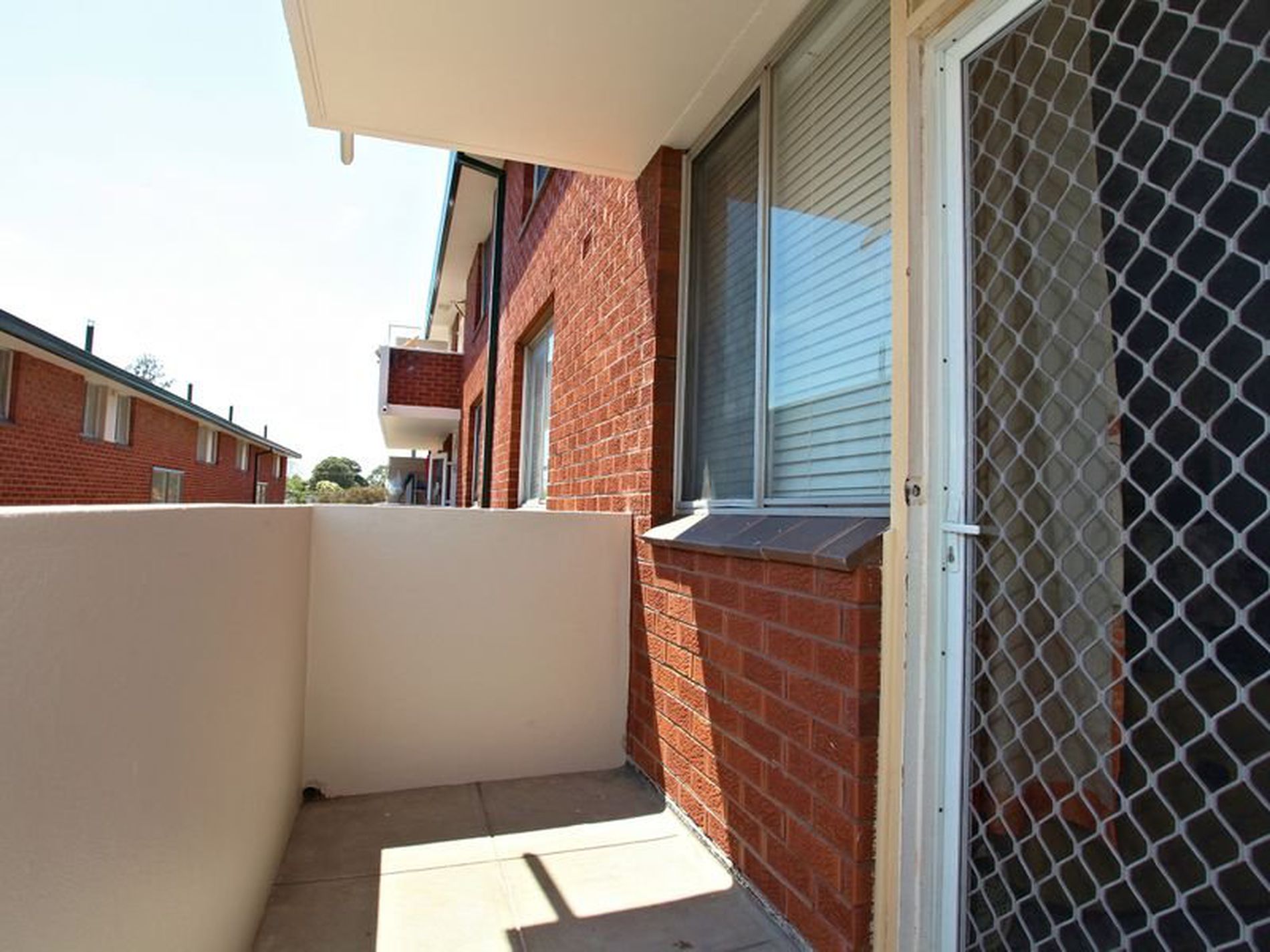 6 / 27 Dover Road, Botany
