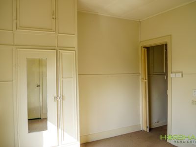 12 Railway Avenue, Horsham