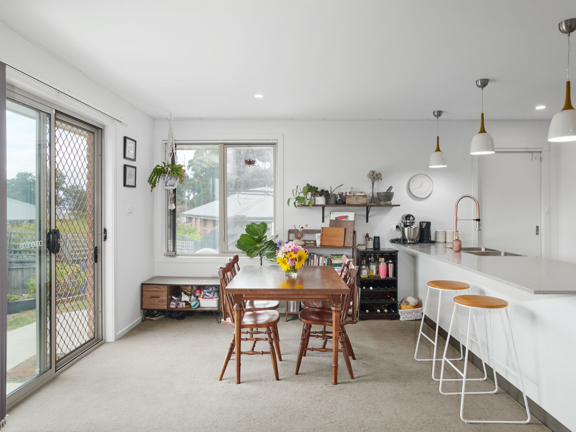 2 / 5 Space Court, Snug