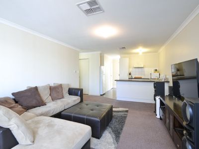 9 / 3 Great Eastern Highway, Somerville