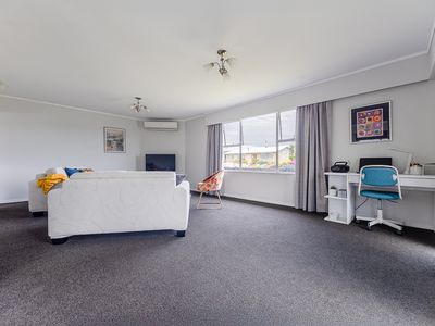 2 Robert McKeen Street, Otaki Beach