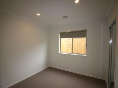 33 Cootamundra Drive, Armstrong Creek