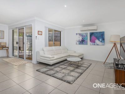 8 St Marys Cl, Doolandella