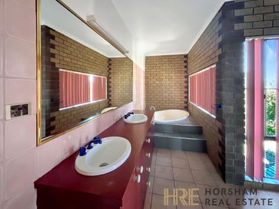 1 / 2 Byrne Street, Horsham