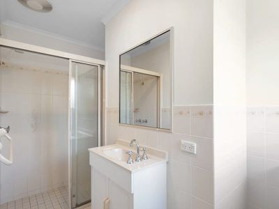 2 McKellar Court, Mount Pleasant