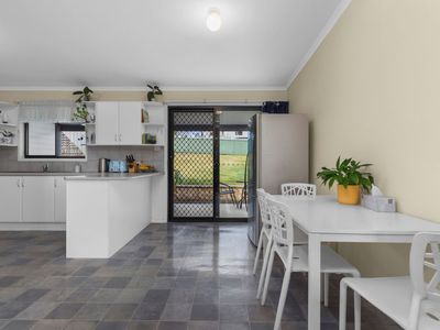 44 John Street, Belmont North