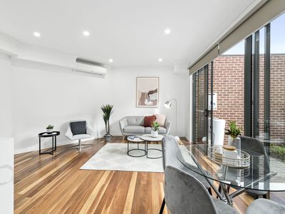 1 / 4 Fortune Street, Box Hill North