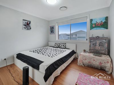 19 Loudon Parade, Marsden Park