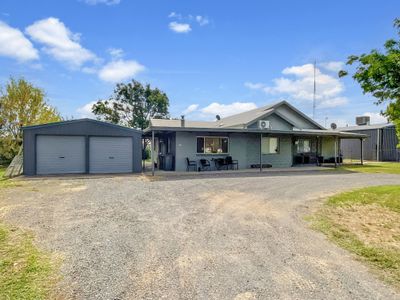271 River Road, Forbes
