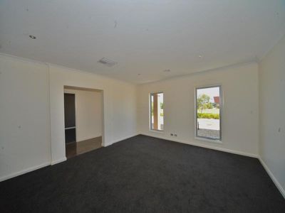 12 Market Garden Circuit, Epsom