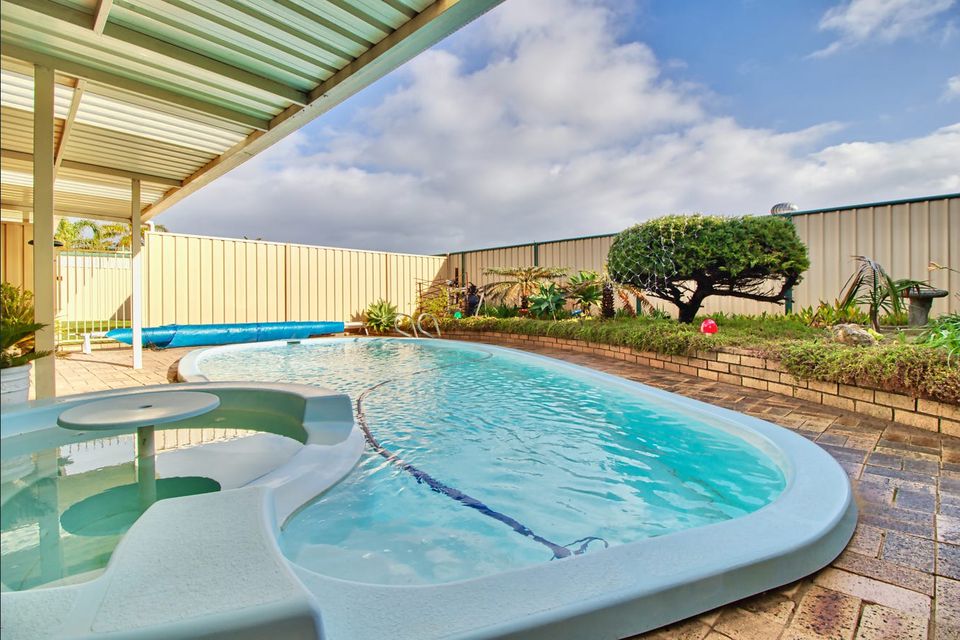8 Maitland Cl, Cooloongup
