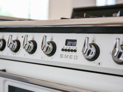 12 McKellar Boulevard, Blue Haven