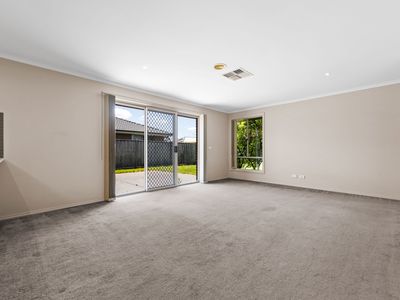 4 Dan Morgan Drive, Cranbourne East