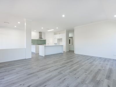 42 Achiever Avenue, Port Kennedy