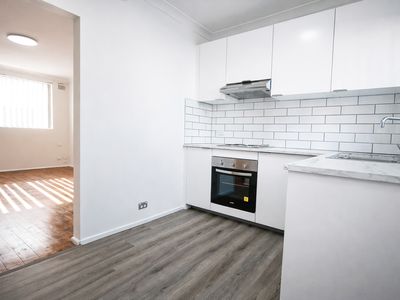 4 / 16 Renown Avenue, Wiley Park
