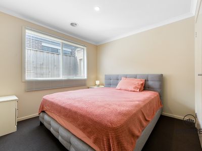 48 Kalbian Drive, Clyde North