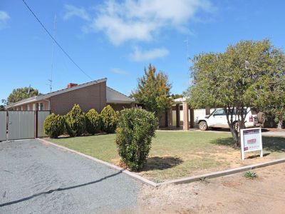 4 MARSH STREET, Brookton