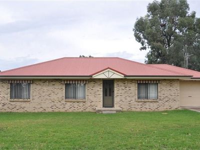 28 Kent Street, Forbes