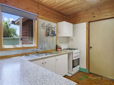 17 Simmonds Street, Mount Beauty