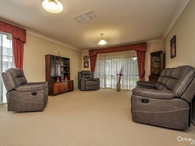 24 Pinehurst Avenue, Dubbo