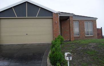 16 Gwendoline Drive, Berwick