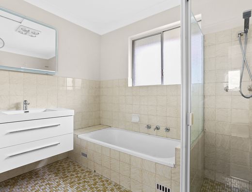 9 / 6-8 Addlestone Road, Merrylands