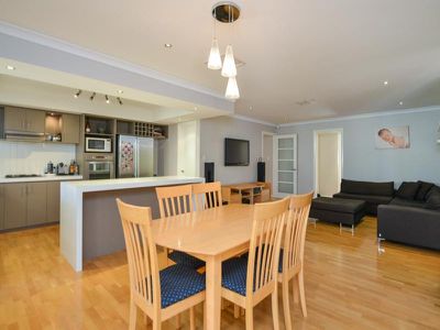 4 Buchanan Court, Somerville