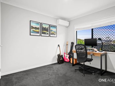 27 Scoparia Drive, Brookwater
