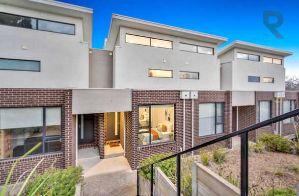 2 / 8 Austin Crescent, Pascoe Vale