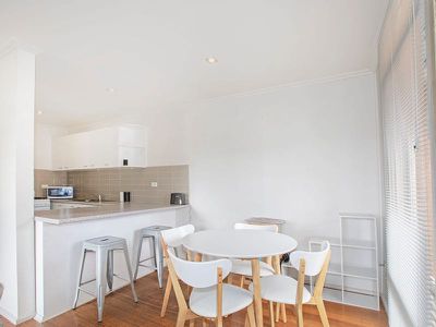 1 / 379 Shannon Avenue, Newtown