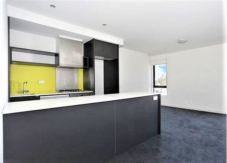 8 Greenham Place, Footscray