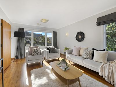 9 Woodstock Terrace, Tawa