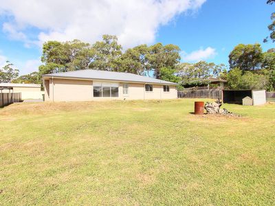 66 Lake Road, Balcolyn