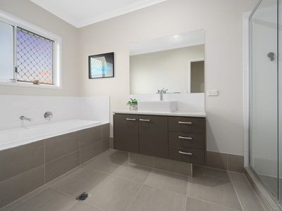 9 Star Rise Street, Maudsland