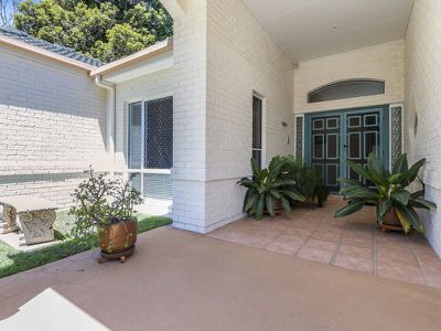 10 Club Court, Tewantin