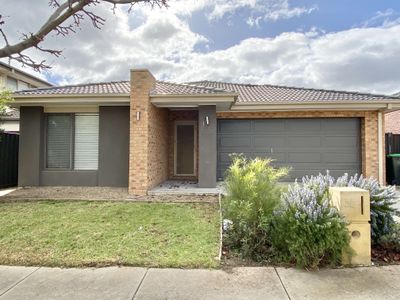 28 Miniata Way, Manor Lakes