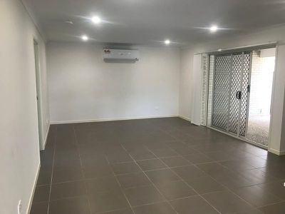 2 / 1 Summit Street, Griffin