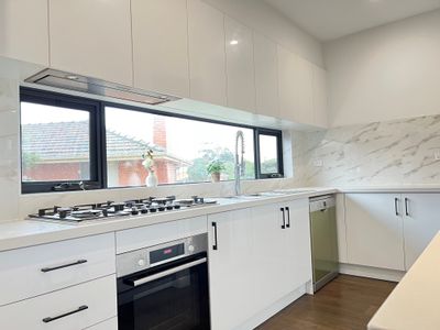 1 / 233 Thompsons Road, Templestowe Lower