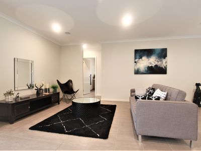 9 Yaleri Rise, Werribee