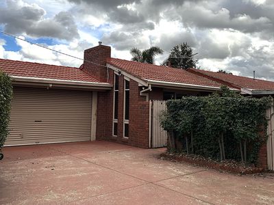 7 Roscrea Court, Werribee