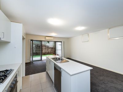 9 / 4 Ross Road, Crestwood