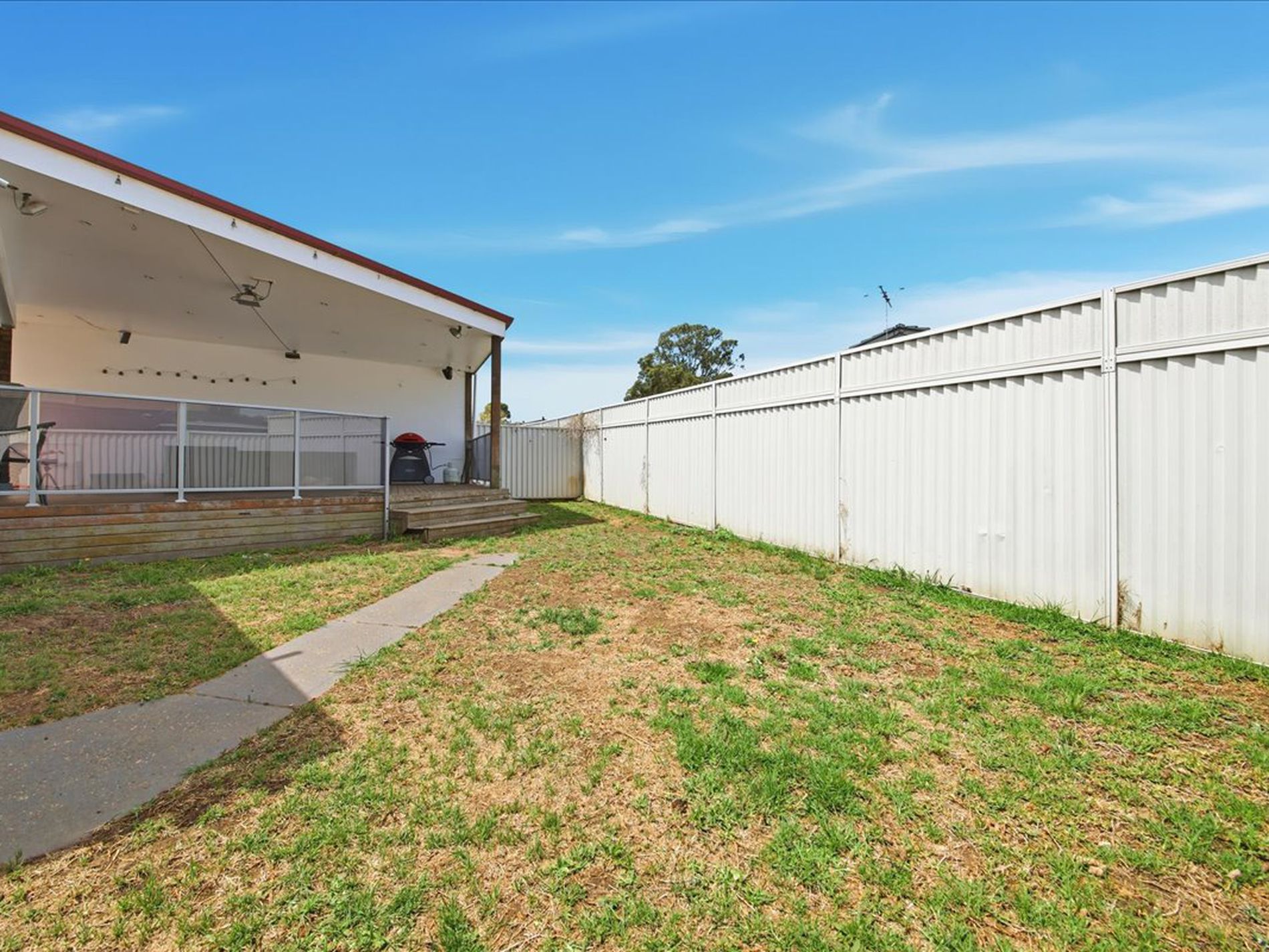 24 Wilkes Avenue, Moorebank
