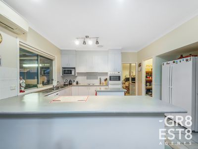 37 Stevensons Road, Cranbourne