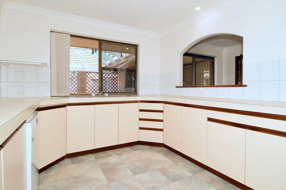 18 Hawker Street , Safety Bay