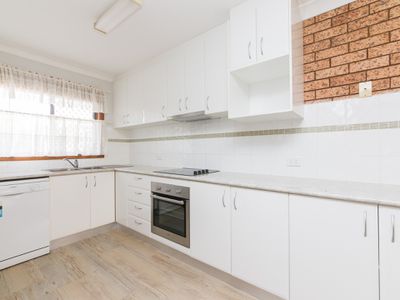 2 / 13 Bedford Avenue, Dubbo