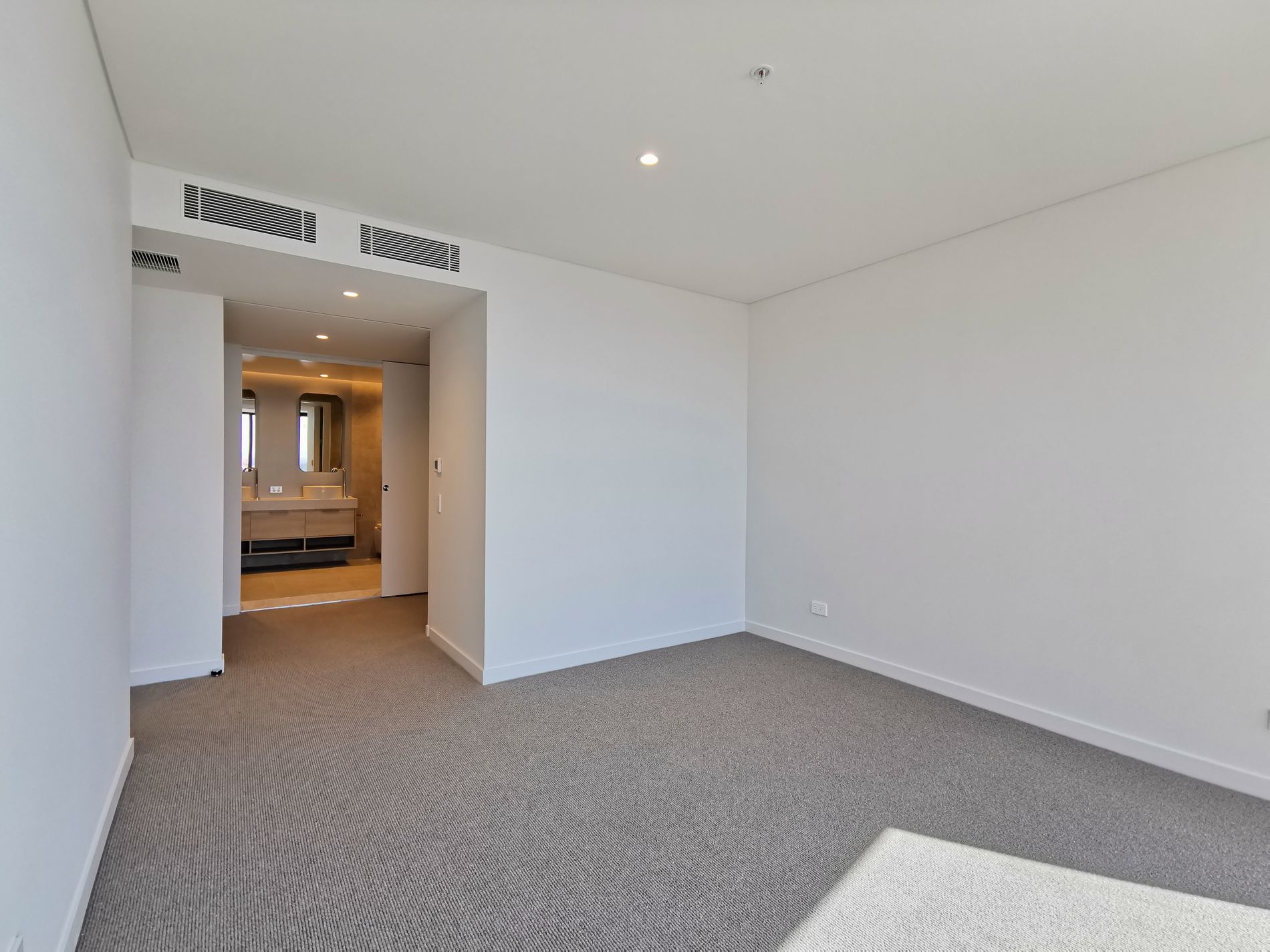 3702 / 103 South Wharf Drive, Docklands